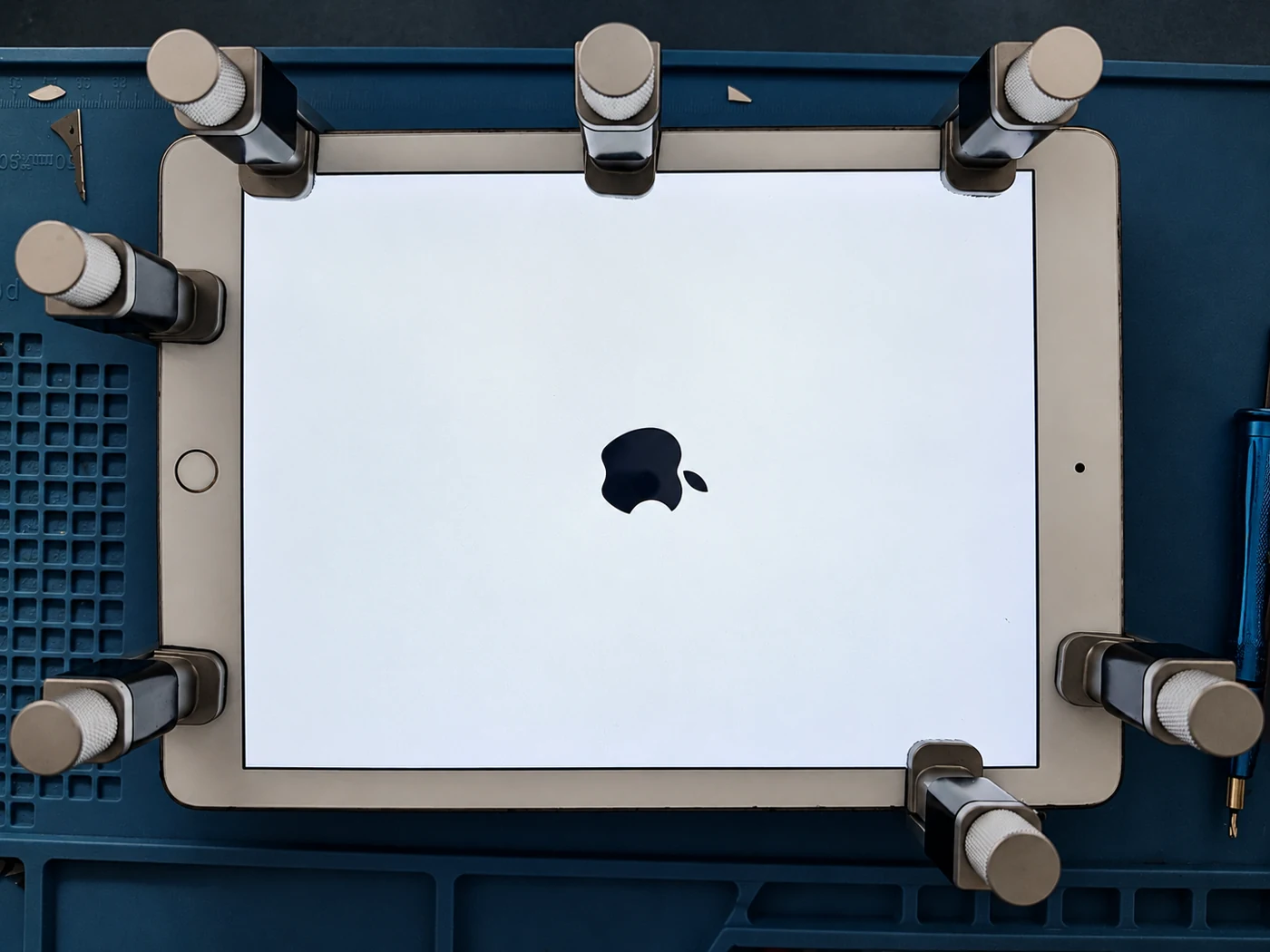 Apple-Tablet auf dem Arbeitsplatz